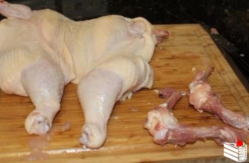Праздничная фаршированная курица без костей