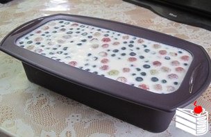 Сметанный десерт с ягодами (сметанный торт-желе).