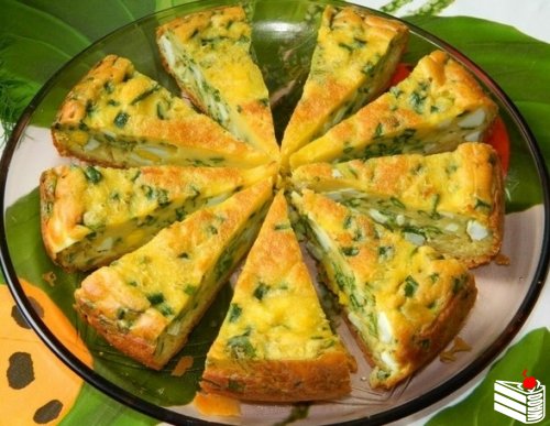 Пирог с яйцами и зеленым луком.