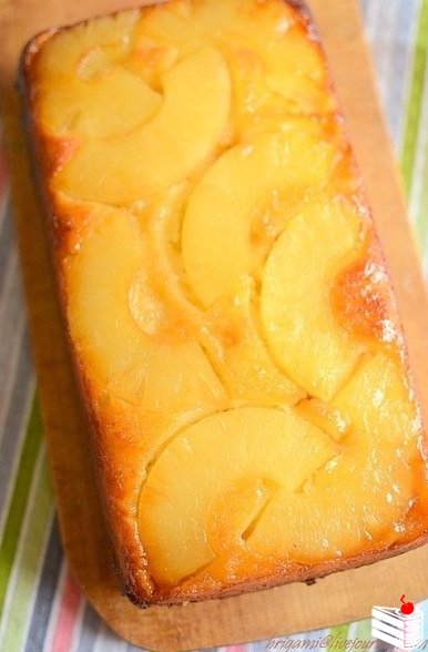 Пирог с консервированным ананасом.