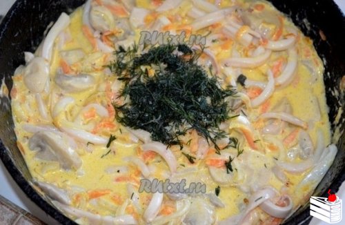 Рецепт кальмаров в сметанном соусе