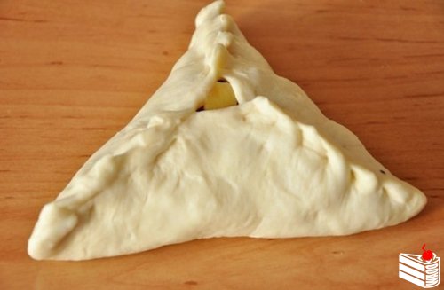 Как приготовить эчпочмак (треугольные пироги с картошкой и мясом)
