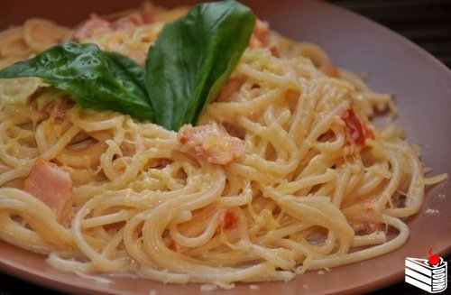 Спагетти "Карбонара" со сливками.