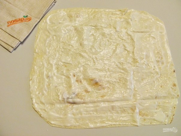 Пирог с творогом, сыром и салями («Кальцоне»)
